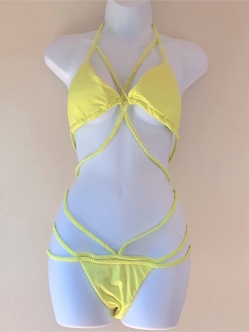 NEW! Vestidos Strapy Bikini Set. L.